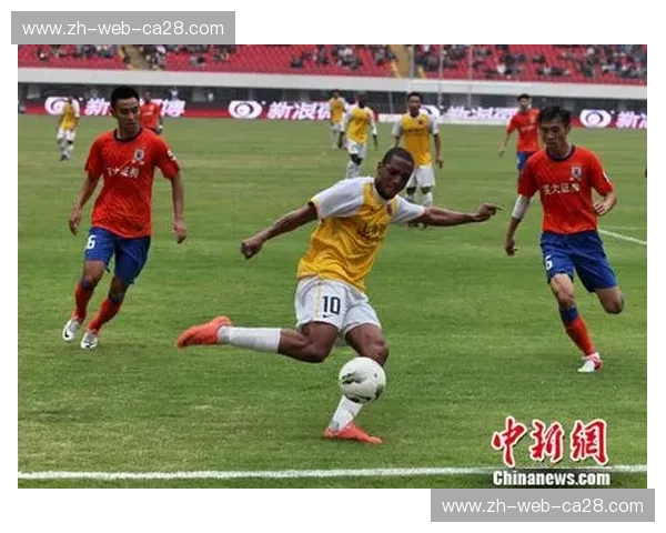 申城细雨遇上泰山烈阳：上海申鑫与山东鲁能的那些绿茵往事